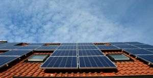 Panică în piaţa energiei: Prosumatorii reduc profiturile furnizorilor